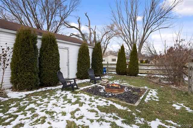 Builiding view twenty three for 7768 Jackman Rd, Temperance, MI. 48182