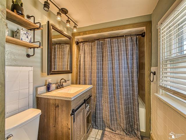 Builiding view ten for 503 Arbor, Monroe, MI. 48162