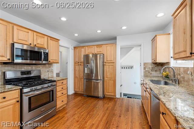 Builiding view eight for 605 Fernwood, Royal Oak, MI. 48067