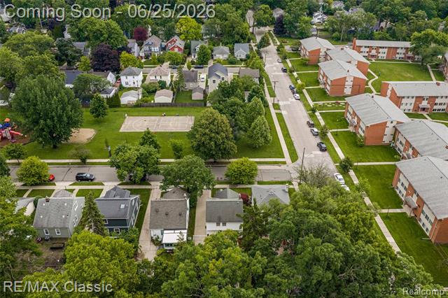 Builiding view thirty four for 605 Fernwood, Royal Oak, MI. 48067
