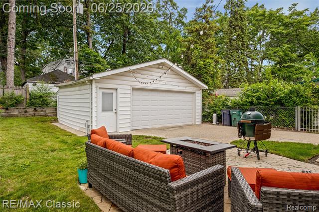 Builiding view twenty eight for 605 Fernwood, Royal Oak, MI. 48067