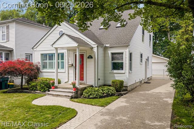 Builiding view twenty four for 605 Fernwood, Royal Oak, MI. 48067