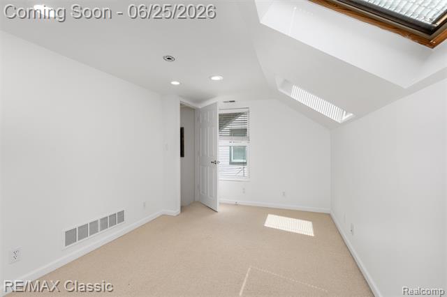 Builiding view twenty one for 605 Fernwood, Royal Oak, MI. 48067