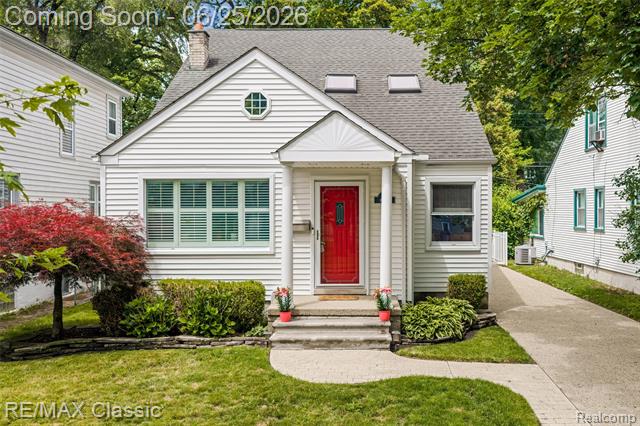 front view for 605 Fernwood Rd, Royal Oak, Mi. 48067