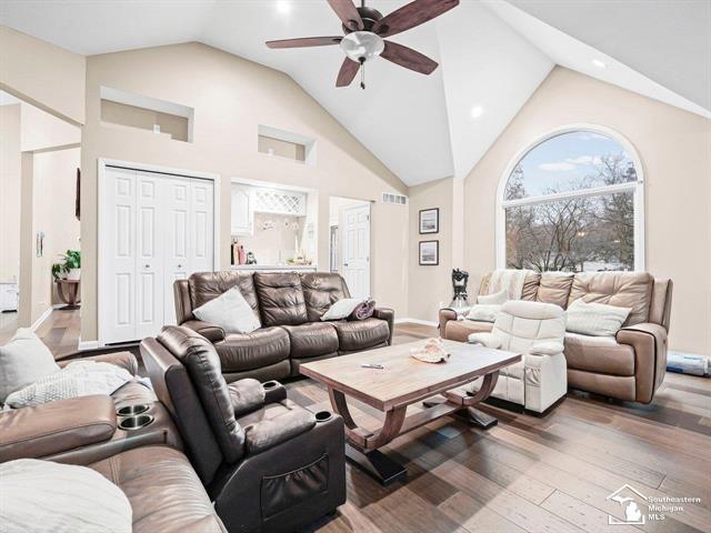 Builiding view eight for 2194 Dean Rd, Temperance, MI. 48182