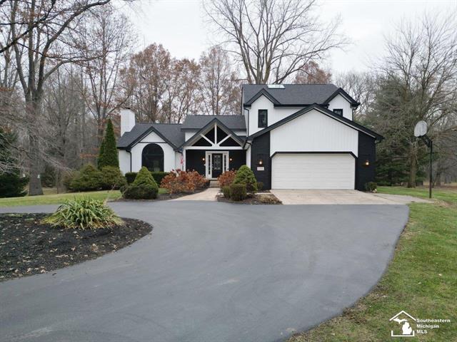 Builiding view fifty five for 2194 Dean Rd, Temperance, MI. 48182