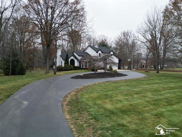 Builiding view fifty three for 2194 Dean Rd, Temperance, MI. 48182