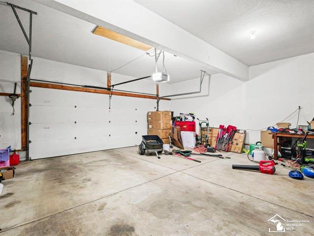 Builiding view forty five for 2194 Dean Rd, Temperance, MI. 48182