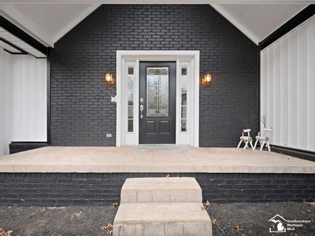 Builiding view four for 2194 Dean Rd, Temperance, MI. 48182