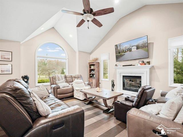 Builiding view nine for 2194 Dean Rd, Temperance, MI. 48182