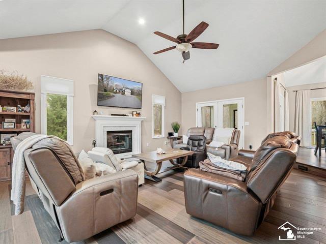 Builiding view six for 2194 Dean Rd, Temperance, MI. 48182