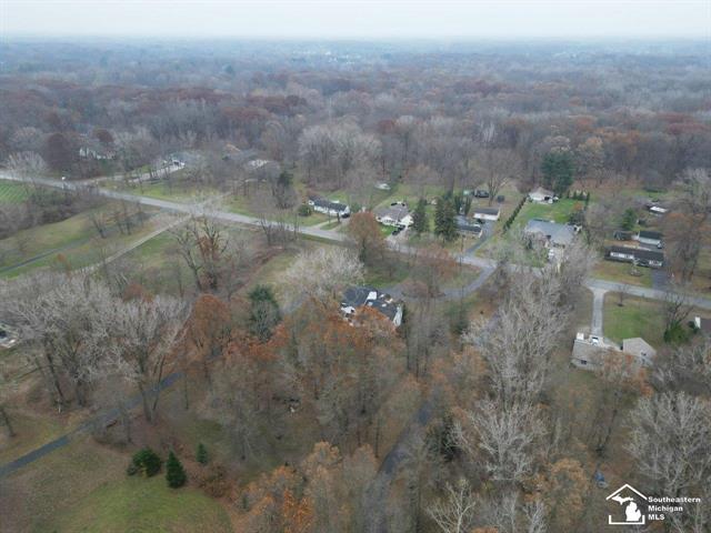 Builiding view sixty eight for 2194 Dean Rd, Temperance, MI. 48182