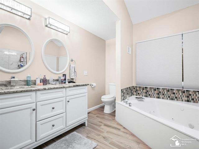 Builiding view thirty eight for 2194 Dean Rd, Temperance, MI. 48182