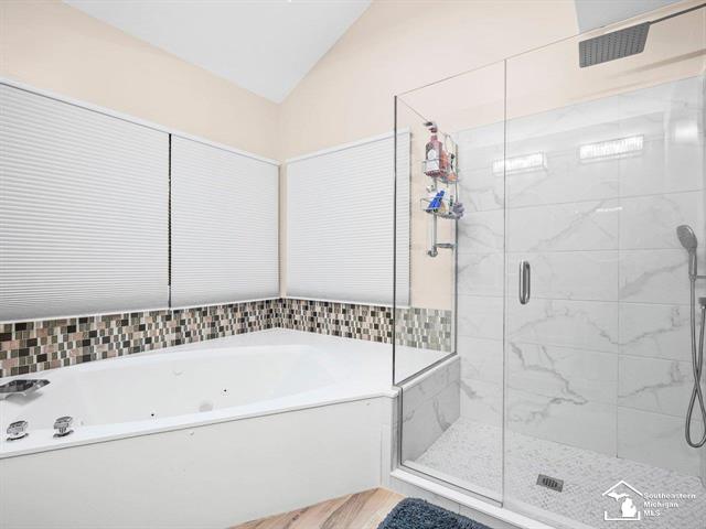 Builiding view thirty nine for 2194 Dean Rd, Temperance, MI. 48182