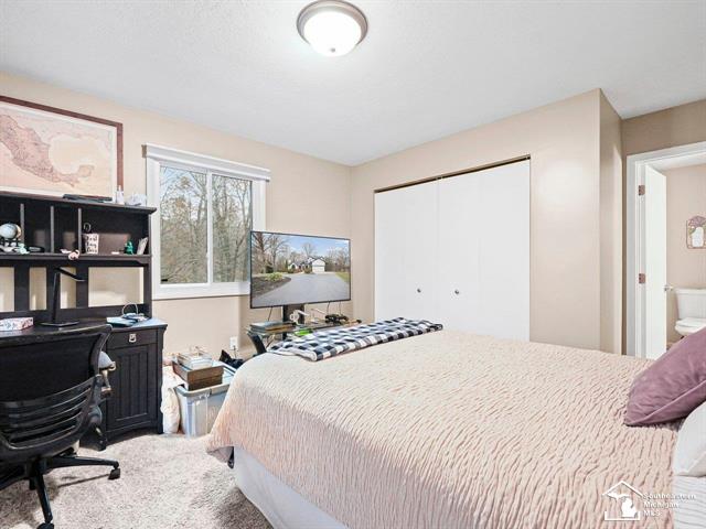 Builiding view thirty two for 2194 Dean Rd, Temperance, MI. 48182