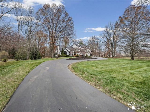 Builiding view three for 2194 Dean Rd, Temperance, MI. 48182