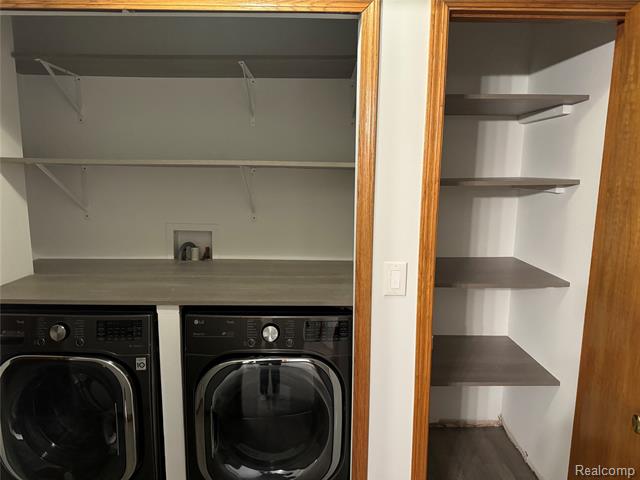 Builiding view ten for 12464 Maxwell Rd, Carleton, MI. 48117