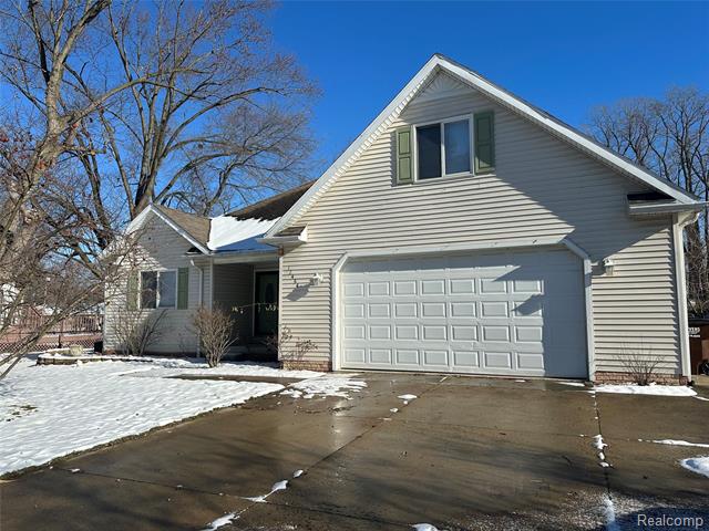 Builiding view twenty for 12464 Maxwell Rd, Carleton, MI. 48117