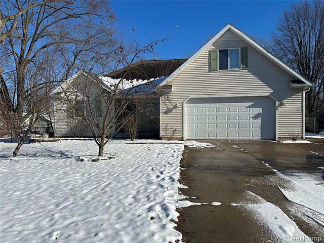 front view for 12464 Maxwell Rd, Carleton, Mi. 48117