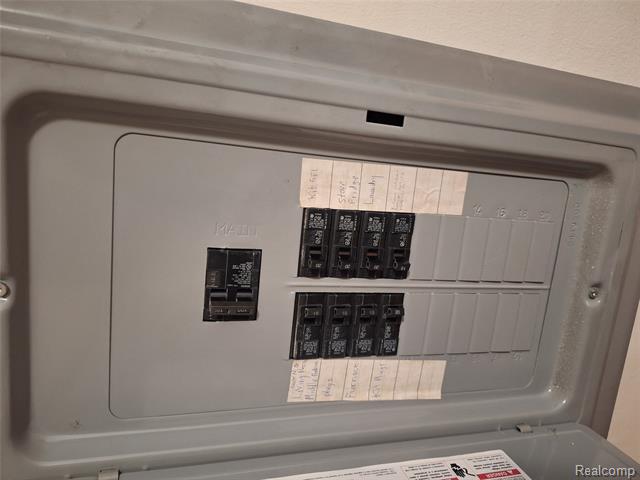 Builiding view seven for 27028 Dartmouth, Madison Heights, MI. 48071