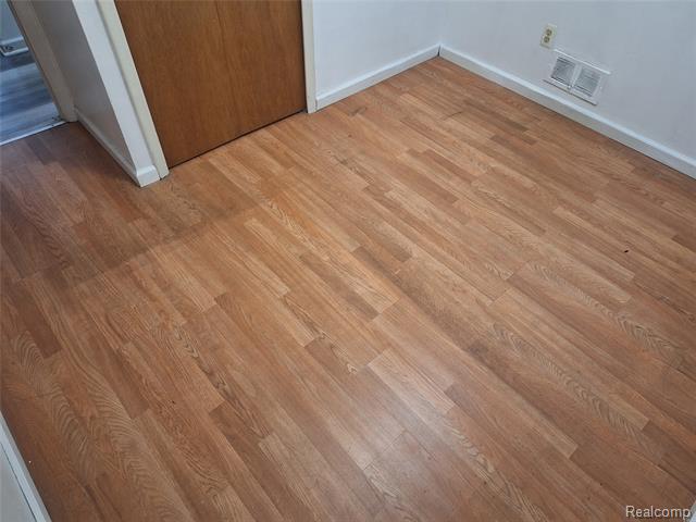 Builiding view six for 27028 Dartmouth, Madison Heights, MI. 48071