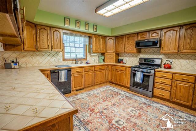 Builiding view sixteen for 3186 Bluebush, Monroe, MI. 48162