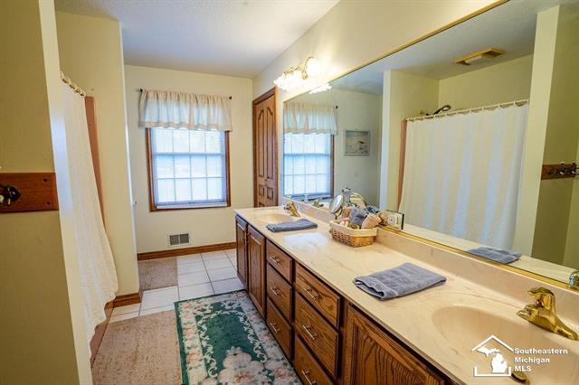 Builiding view thirty three for 3186 Bluebush, Monroe, MI. 48162