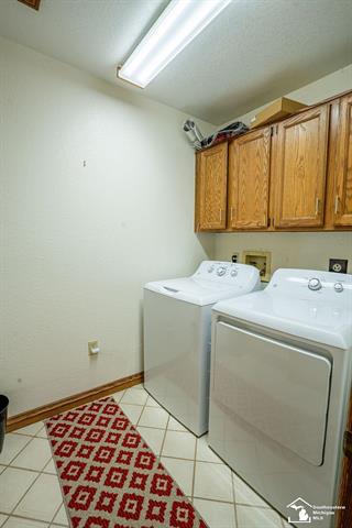 Builiding view twenty three for 3186 Bluebush, Monroe, MI. 48162