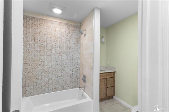 Builiding view eighteen for 3835 Lois, Lambertville, MI. 48144