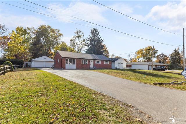 Builiding view one for 3835 Lois, Lambertville, MI. 48144