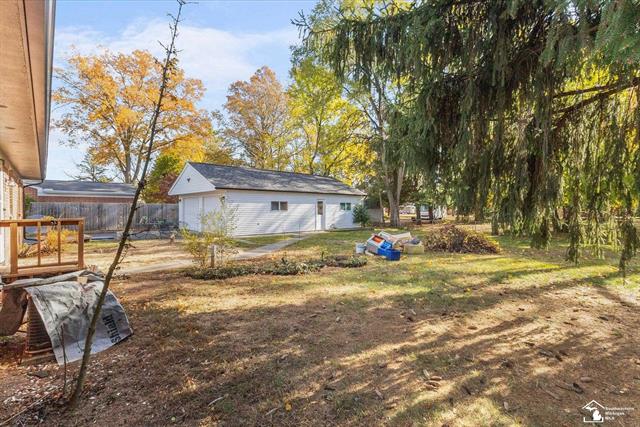 Builiding view twenty nine for 3835 Lois, Lambertville, MI. 48144