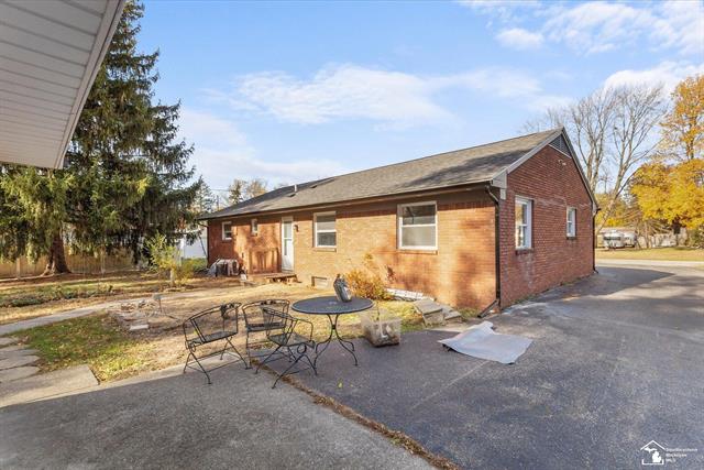 Builiding view twenty seven for 3835 Lois, Lambertville, MI. 48144