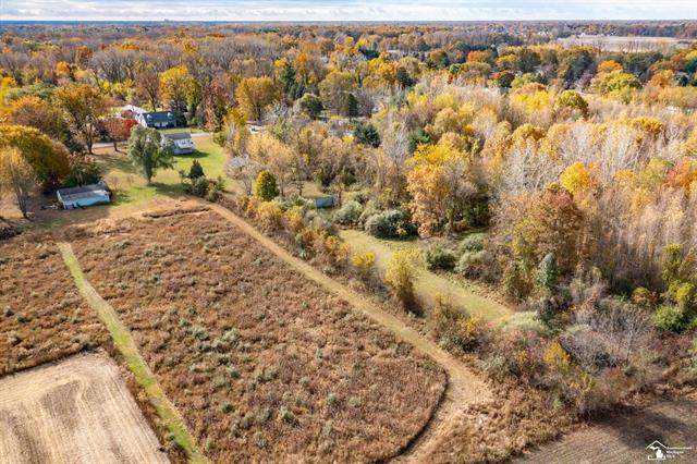 Builiding view eight for 208 Erie, Temperance, MI. 48182