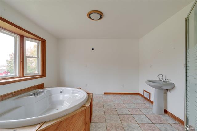 Builiding view forty four for 208 Erie, Temperance, MI. 48182