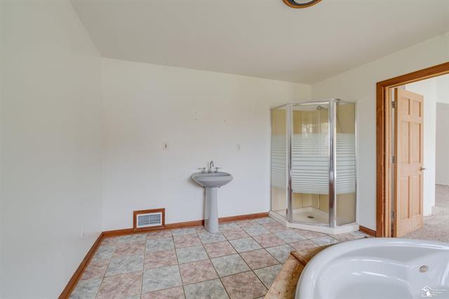 Builiding view forty six for 208 Erie, Temperance, MI. 48182