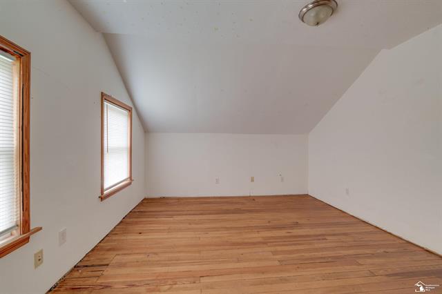 Builiding view thirty four for 208 Erie, Temperance, MI. 48182