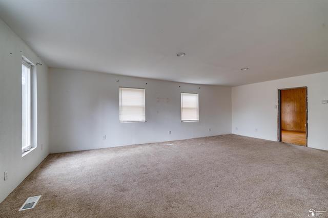 Builiding view thirty one for 208 Erie, Temperance, MI. 48182