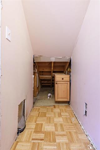 Builiding view thirty two for 208 Erie, Temperance, MI. 48182