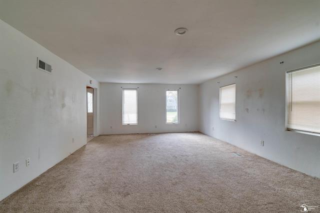 Builiding view twenty nine for 208 Erie, Temperance, MI. 48182