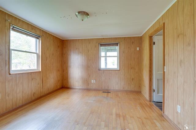 Builiding view twenty seven for 208 Erie, Temperance, MI. 48182