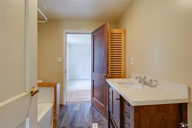 Builiding view twenty six for 208 Erie, Temperance, MI. 48182