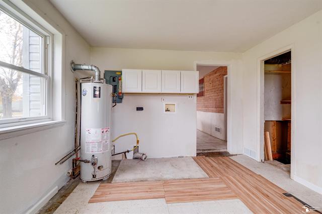 Builiding view twenty three for 208 Erie, Temperance, MI. 48182