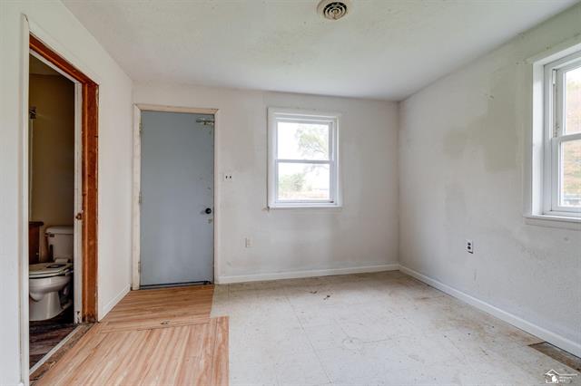 Builiding view twenty two for 208 Erie, Temperance, MI. 48182