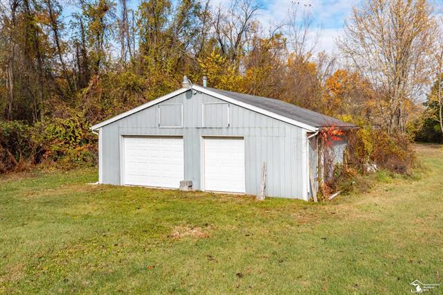 Builiding view two for 208 Erie, Temperance, MI. 48182