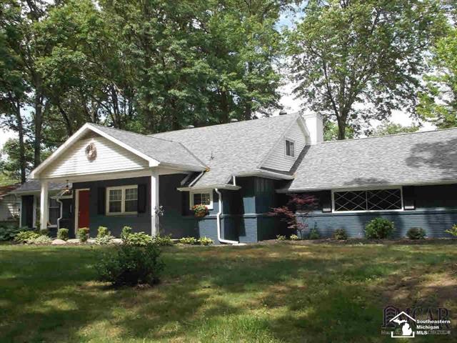 front view for 7986 Mohawk Trail, Temperance, Mi. 48182