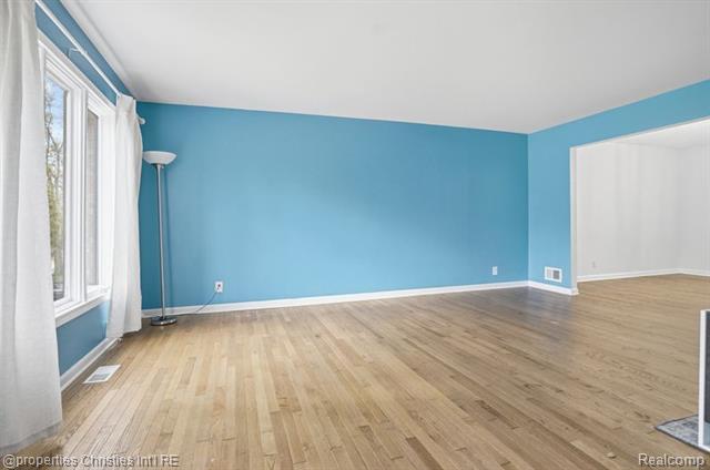 Builiding view fourteen for 23460 Coventry Woods, Southfield, MI. 48034