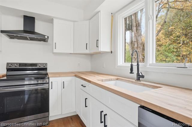 Builiding view nineteen for 23460 Coventry Woods, Southfield, MI. 48034