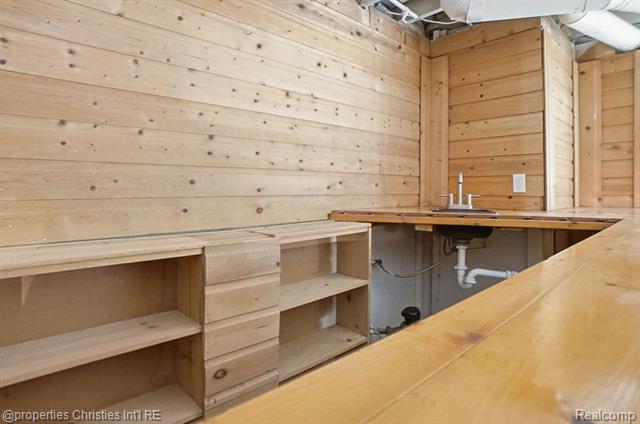 Builiding view thirty eight for 23460 Coventry Woods, Southfield, MI. 48034