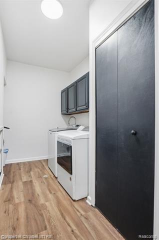 Builiding view thirty four for 23460 Coventry Woods, Southfield, MI. 48034