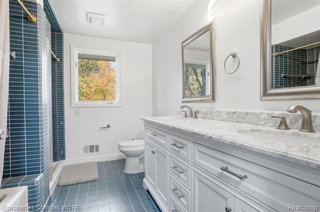 Builiding view twenty nine for 23460 Coventry Woods, Southfield, MI. 48034